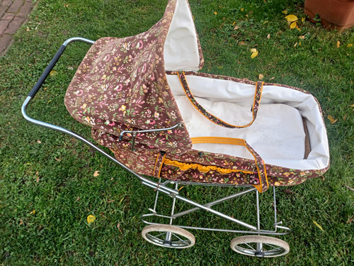Puppenwagen