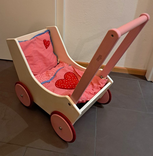 Schöner holzpuppenwagen von - schöner,